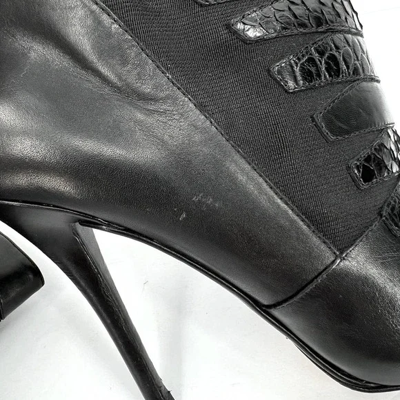 BRIAN ATWOOD Shoes Womens 8 Black Duris Heeled Leather Ankle Bootie Embossed
